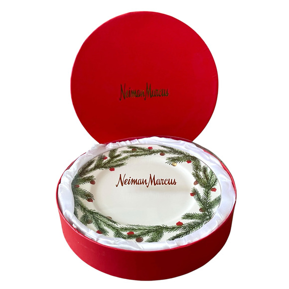 NEIMAN MARCUS Christmas Pine Dinner Plates 12.6in Green & White 4pc Boxed Set - Picture 2 of 16